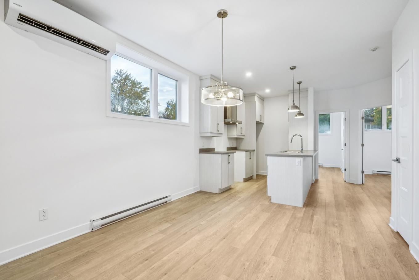 Dining room - 6-576 Rue Salaberry, Beauharnois, QC - Indoor Photo Showing Kitchen