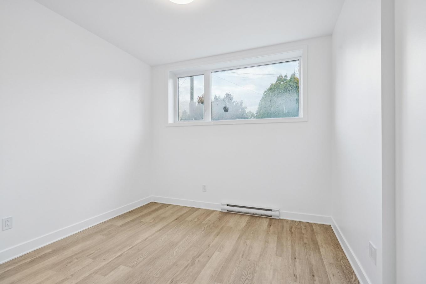 Bedroom - 6-576 Rue Salaberry, Beauharnois, QC - Indoor Photo Showing Other Room