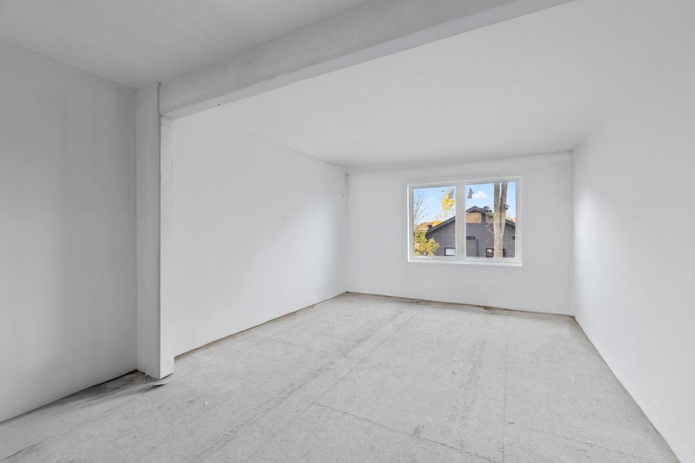 Primary bedroom - 245 Rue Jean, Rivière-Beaudette, QC - Indoor Photo Showing Other Room