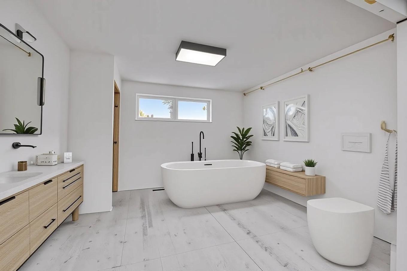 Bathroom - 245 Rue Jean, Rivière-Beaudette, QC - Indoor Photo Showing Bathroom