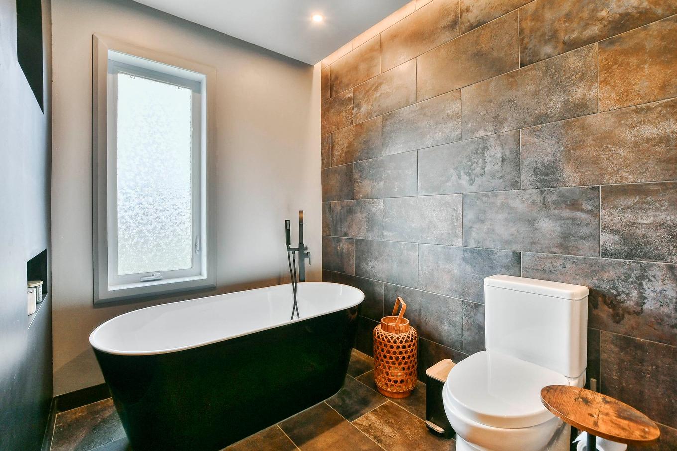 Bathroom - 296Z - 298Z Mtée St-Vincent, Saint-Placide, QC - Indoor Photo Showing Bathroom