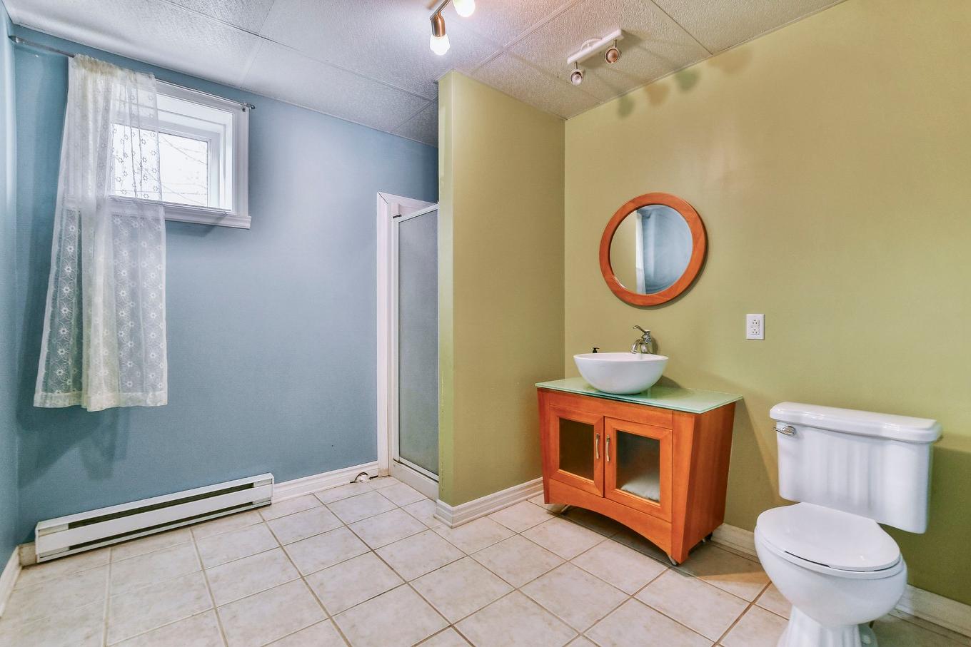 Bathroom - 296Z - 298Z Mtée St-Vincent, Saint-Placide, QC - Indoor Photo Showing Bathroom