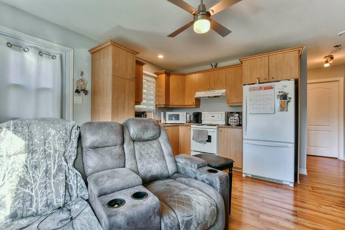 Living room - 296Z - 298Z Mtée St-Vincent, Saint-Placide, QC - Indoor Photo Showing Kitchen