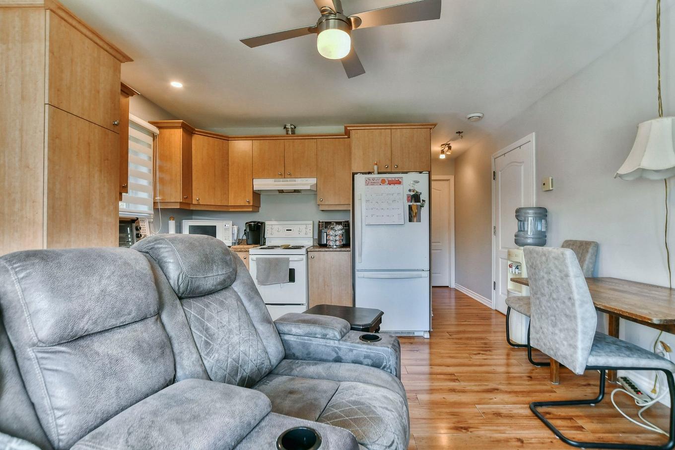 Living room - 296Z - 298Z Mtée St-Vincent, Saint-Placide, QC - Indoor Photo Showing Other Room