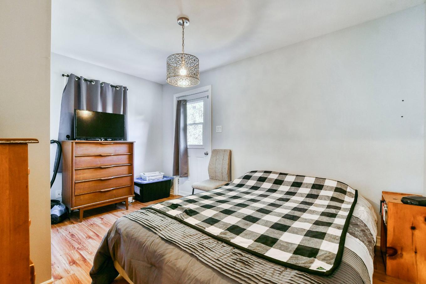 Bedroom - 296Z - 298Z Mtée St-Vincent, Saint-Placide, QC - Indoor Photo Showing Bedroom