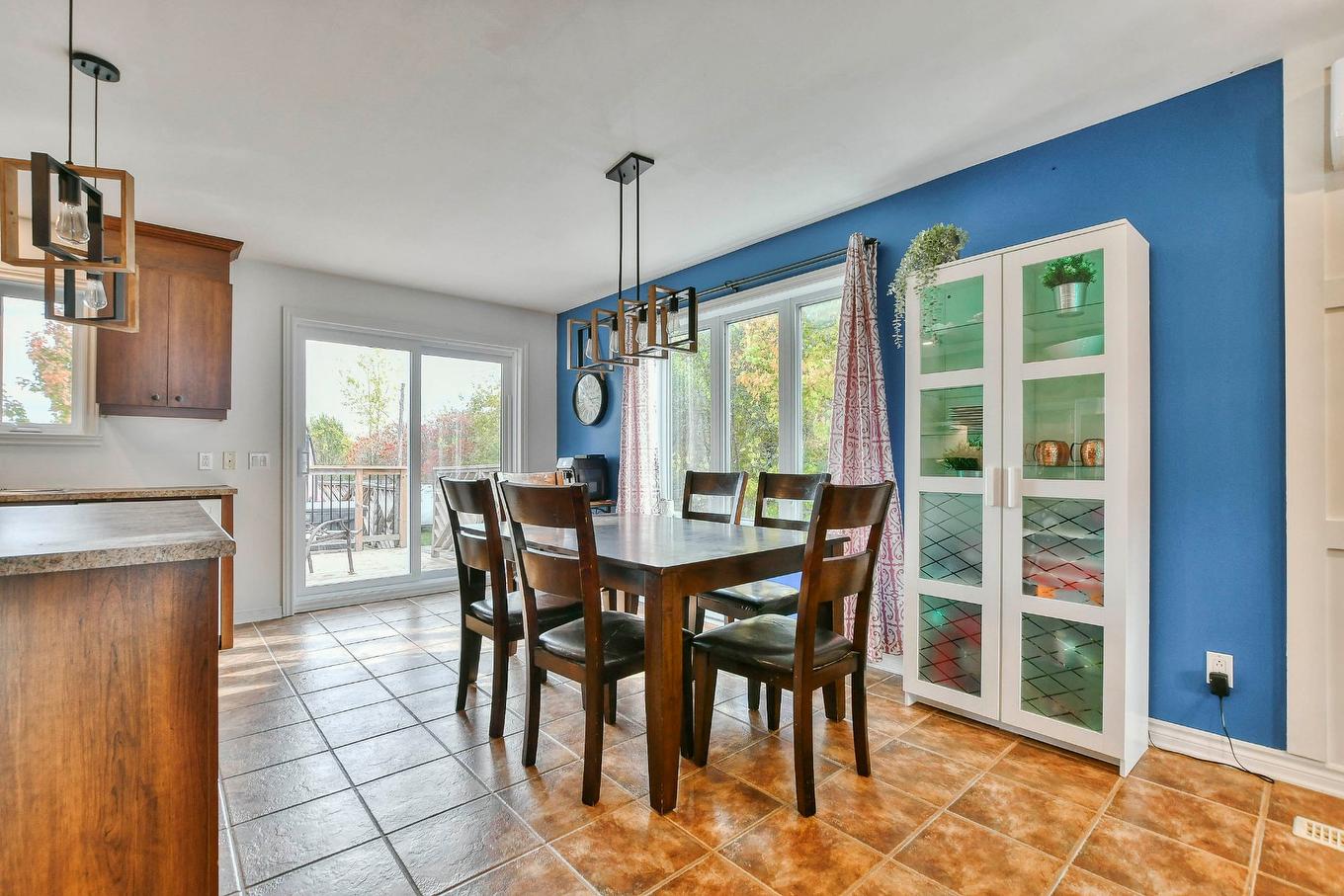 Dining room - 296Z - 298Z Mtée St-Vincent, Saint-Placide, QC - Indoor Photo Showing Dining Room