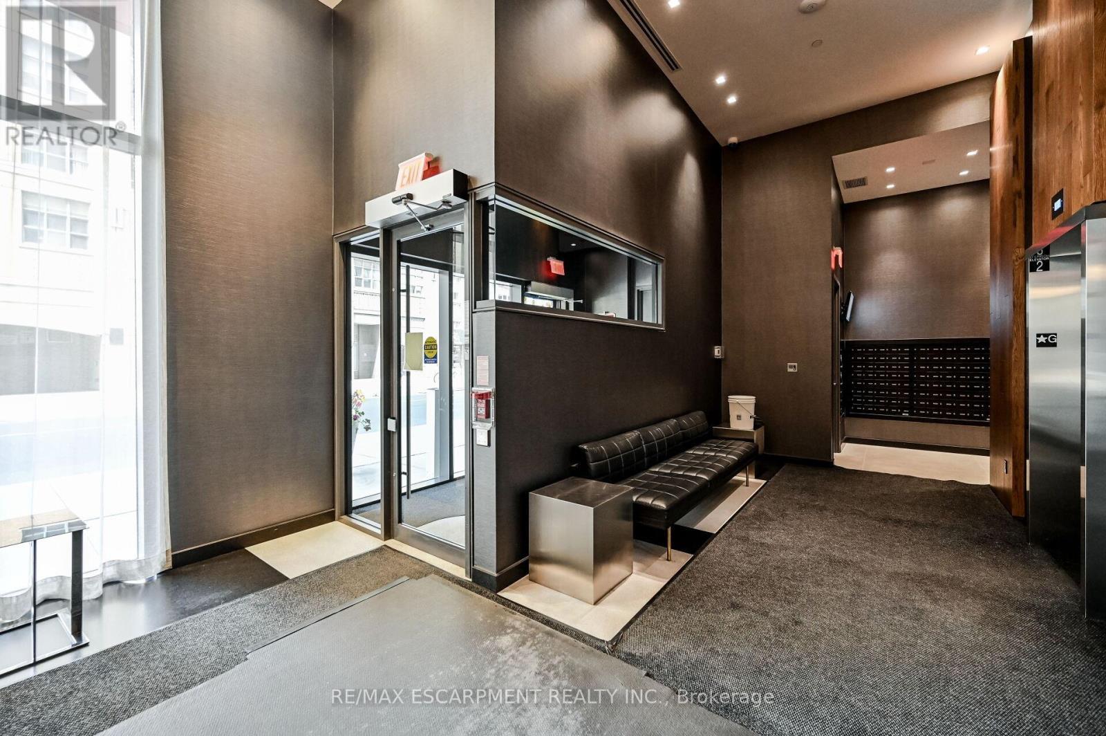 714 - 435 Richmond Street W, Toronto, ON - Indoor Photo Showing Other Room