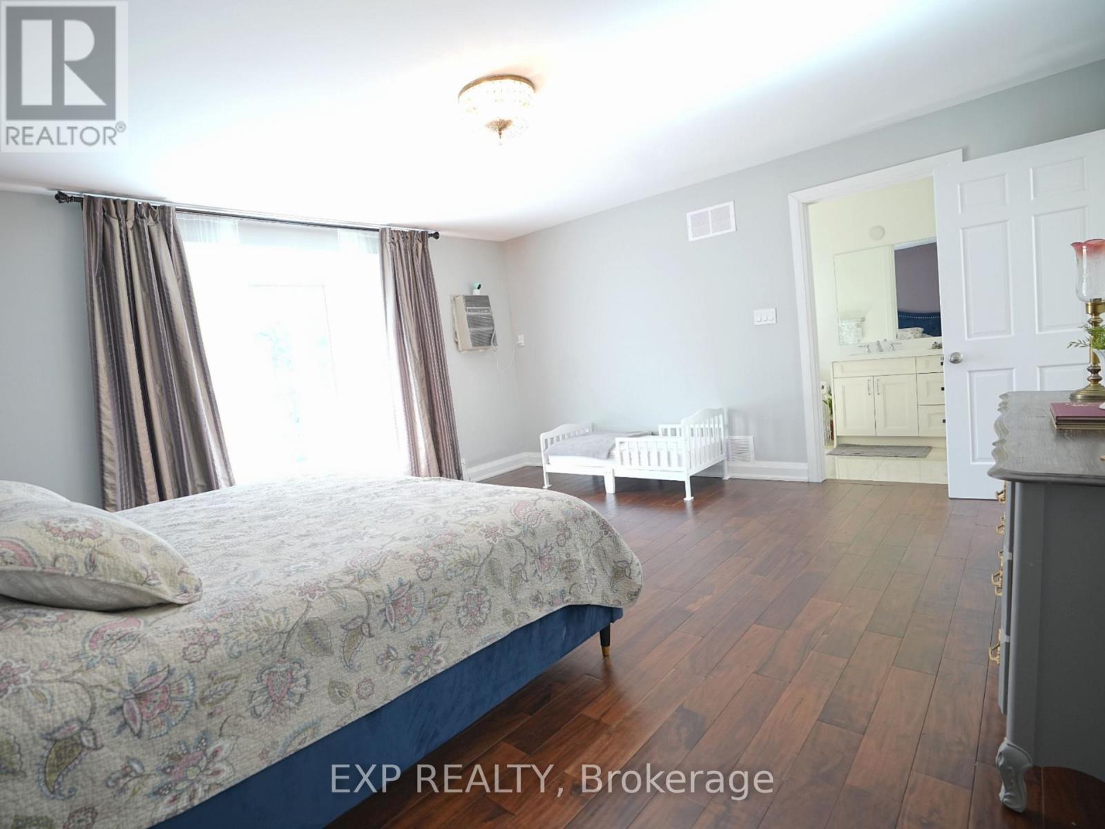 38 Tarbert Road, Toronto, ON - Indoor Photo Showing Bedroom