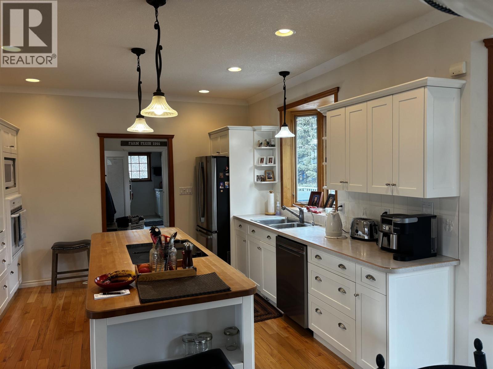 12762 Old Hope Road, Charlie Lake, BC - Indoor Photo Showing Kitchen With Double Sink