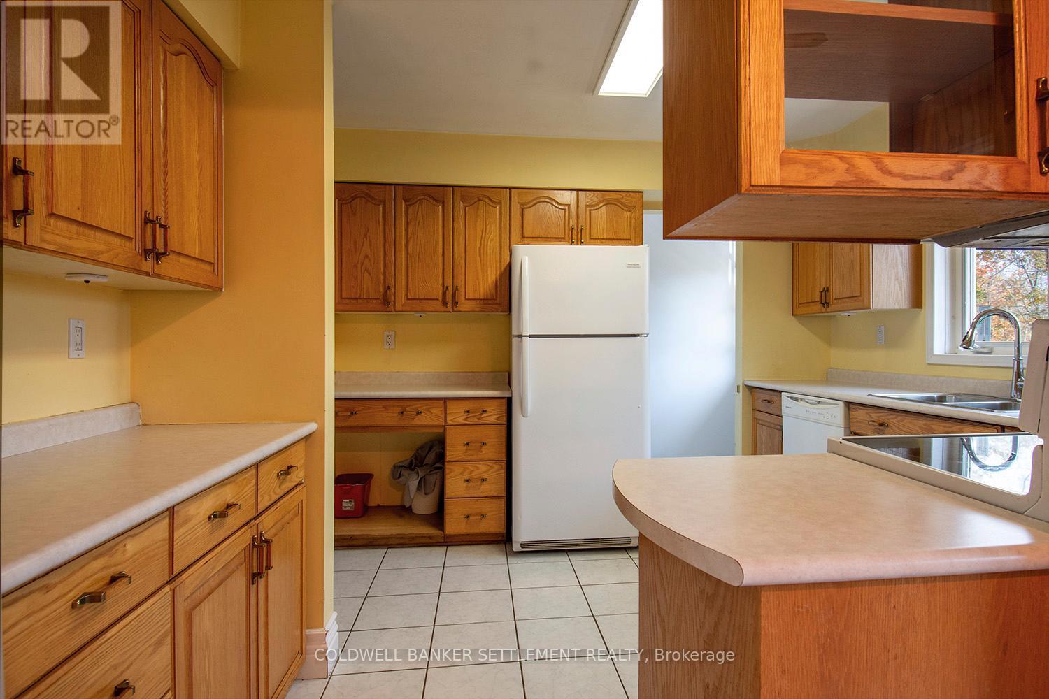 1925 Zealand Road, Frontenac (Frontenac Centre), ON - Indoor Photo Showing Kitchen