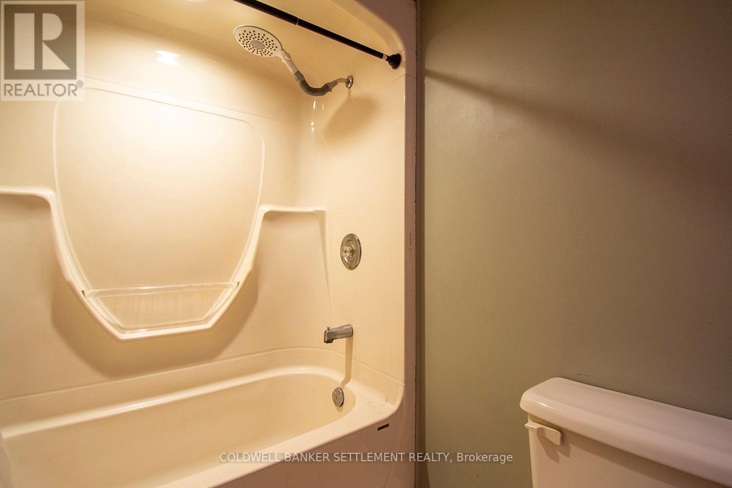 1925 Zealand Road, Frontenac (Frontenac Centre), ON - Indoor Photo Showing Bathroom