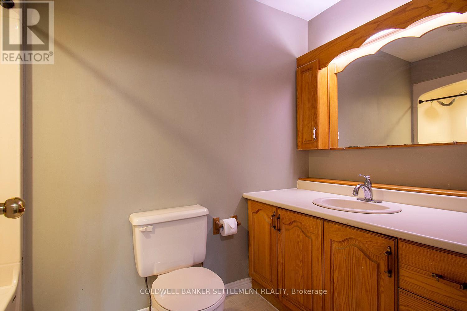 1925 Zealand Road, Frontenac (Frontenac Centre), ON - Indoor Photo Showing Bathroom