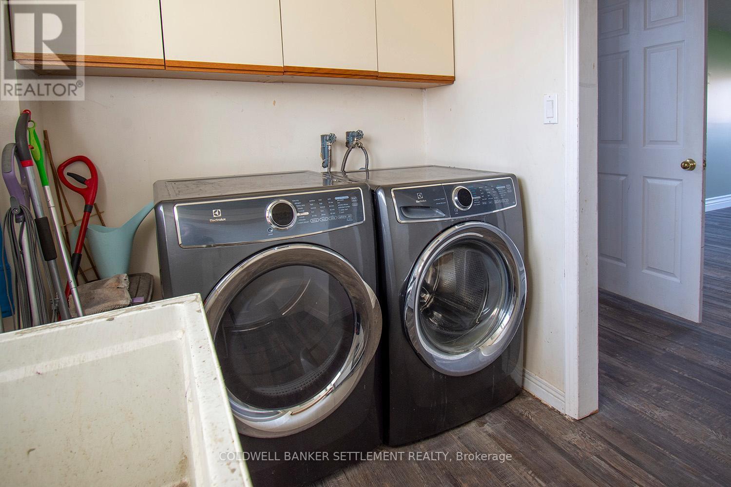 1925 Zealand Road, Frontenac (Frontenac Centre), ON - Indoor Photo Showing Laundry Room