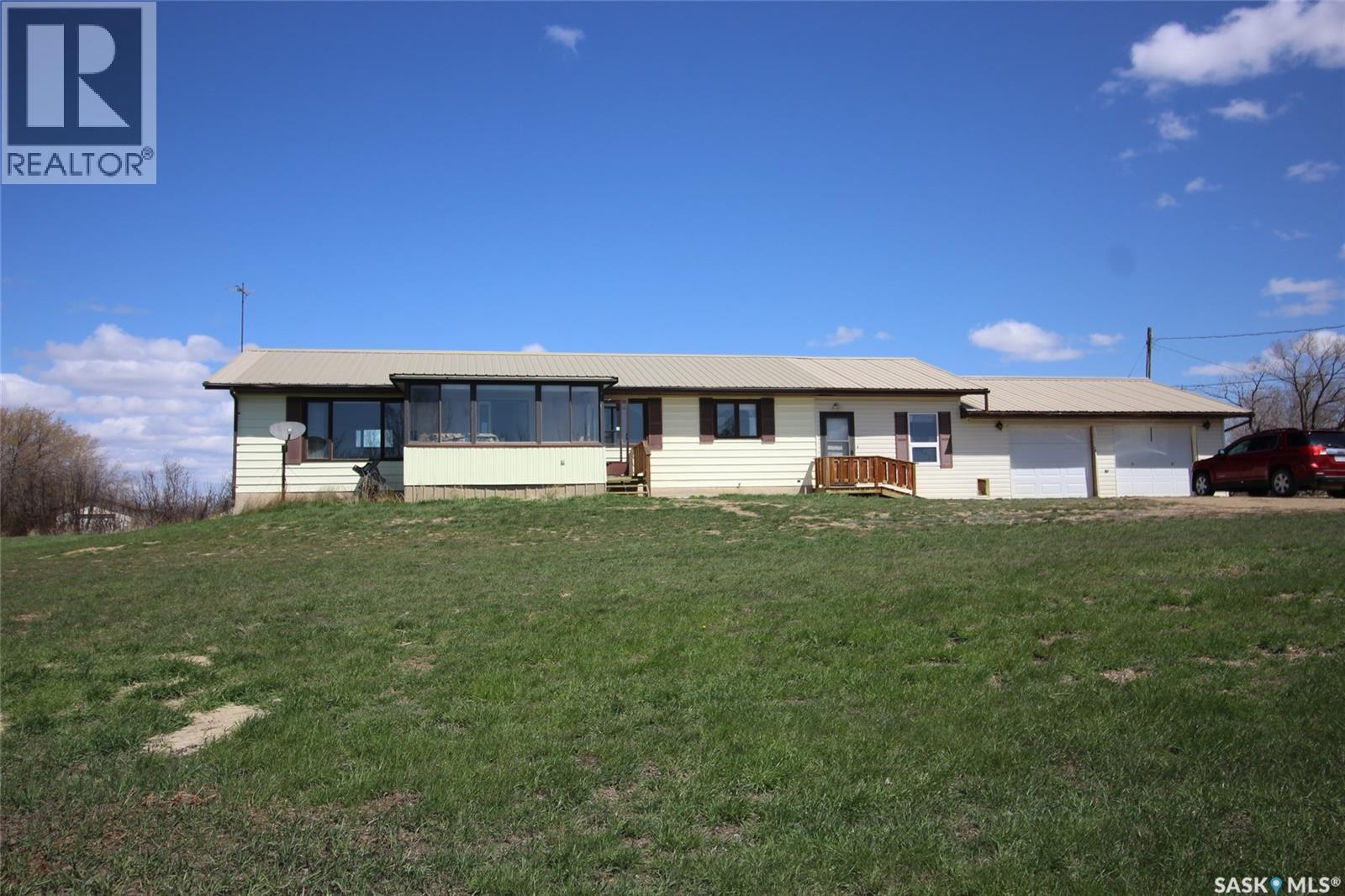 223 2Nd Street W, Climax, SK - Outdoor With Facade