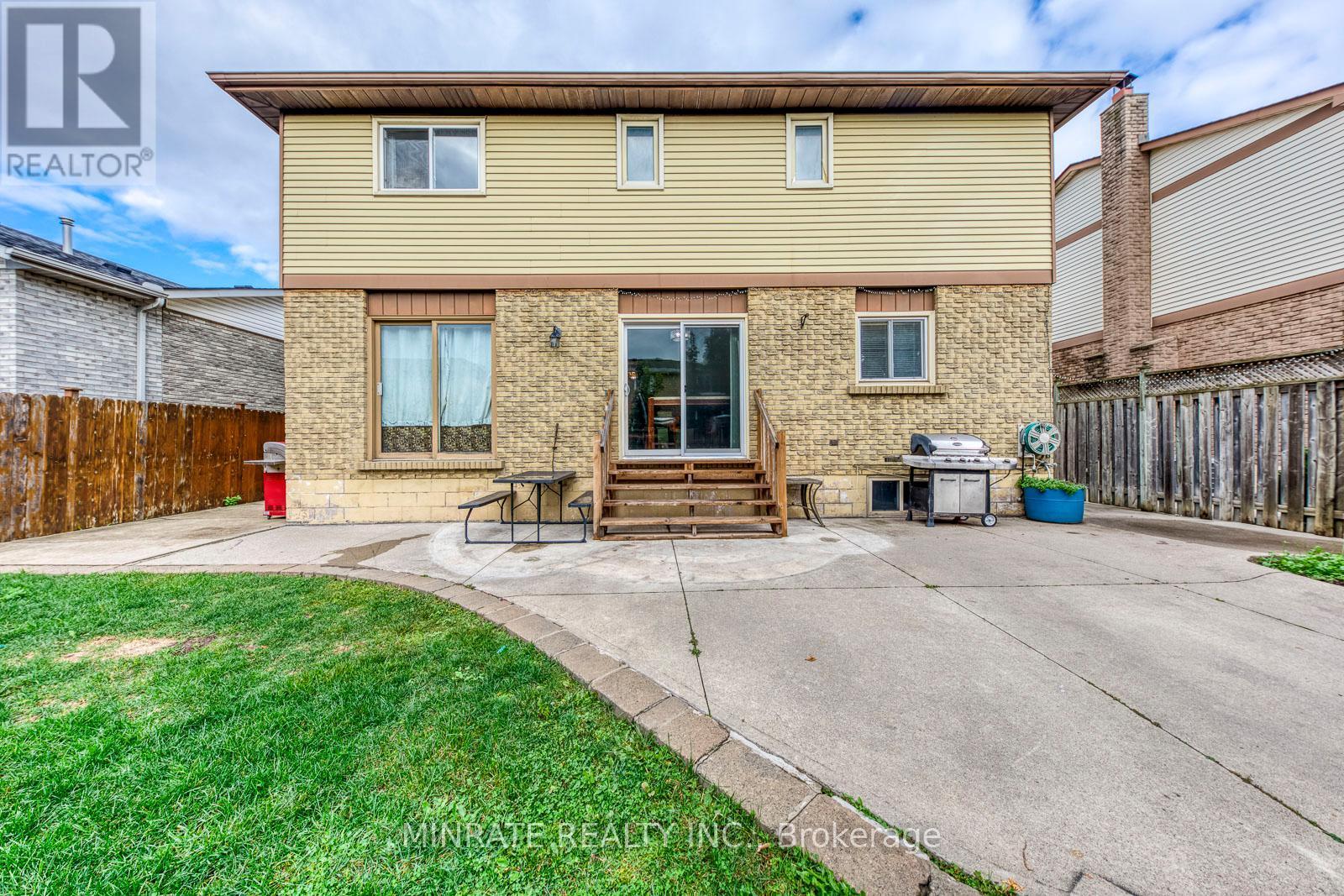 3346 Palmer Drive, Burlington, ON - Outdoor