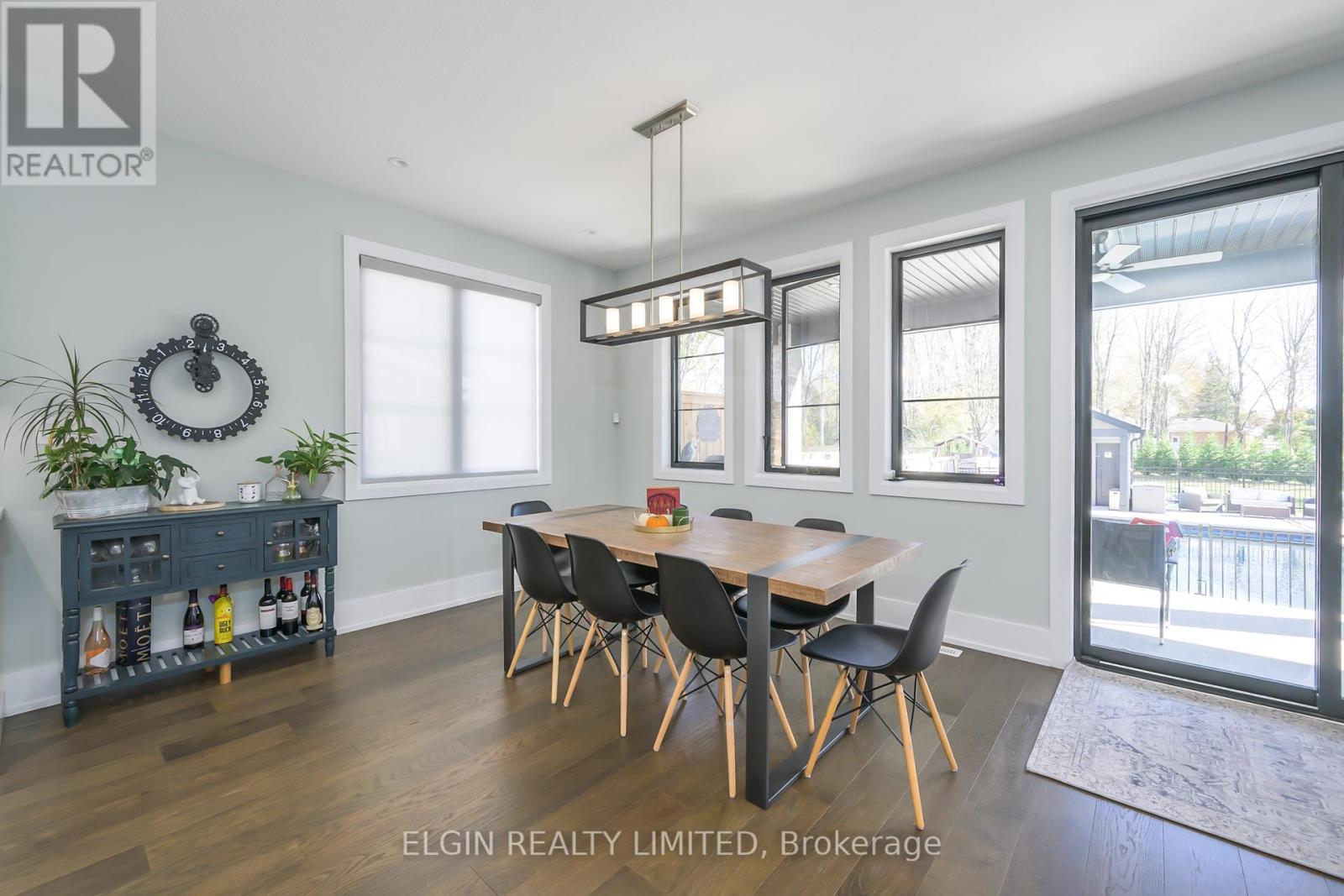 107 Optimist Drive, Southwold, ON - Indoor Photo Showing Dining Room