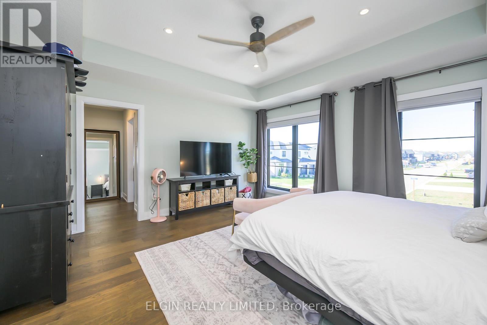 107 Optimist Drive, Southwold, ON - Indoor Photo Showing Bedroom
