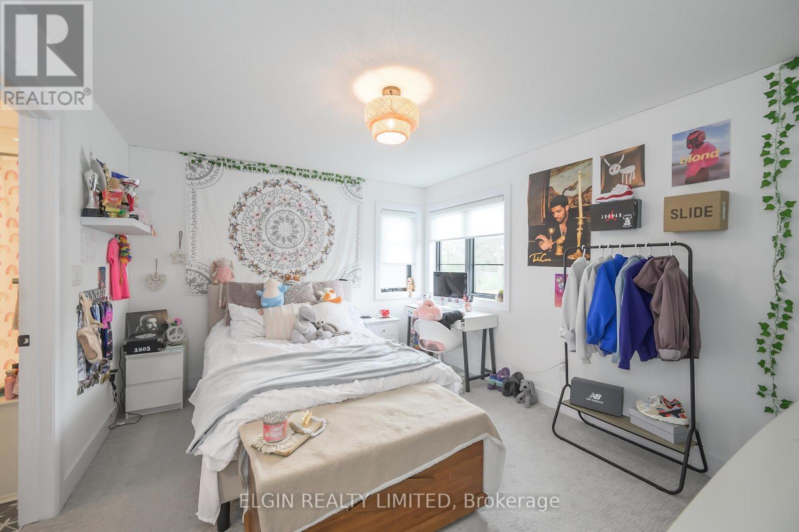 107 Optimist Drive, Southwold, ON - Indoor Photo Showing Bedroom