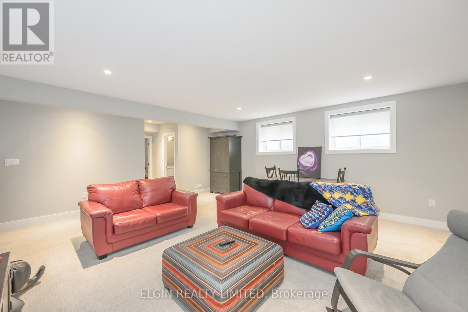 107 Optimist Drive, Southwold, ON - Indoor Photo Showing Living Room