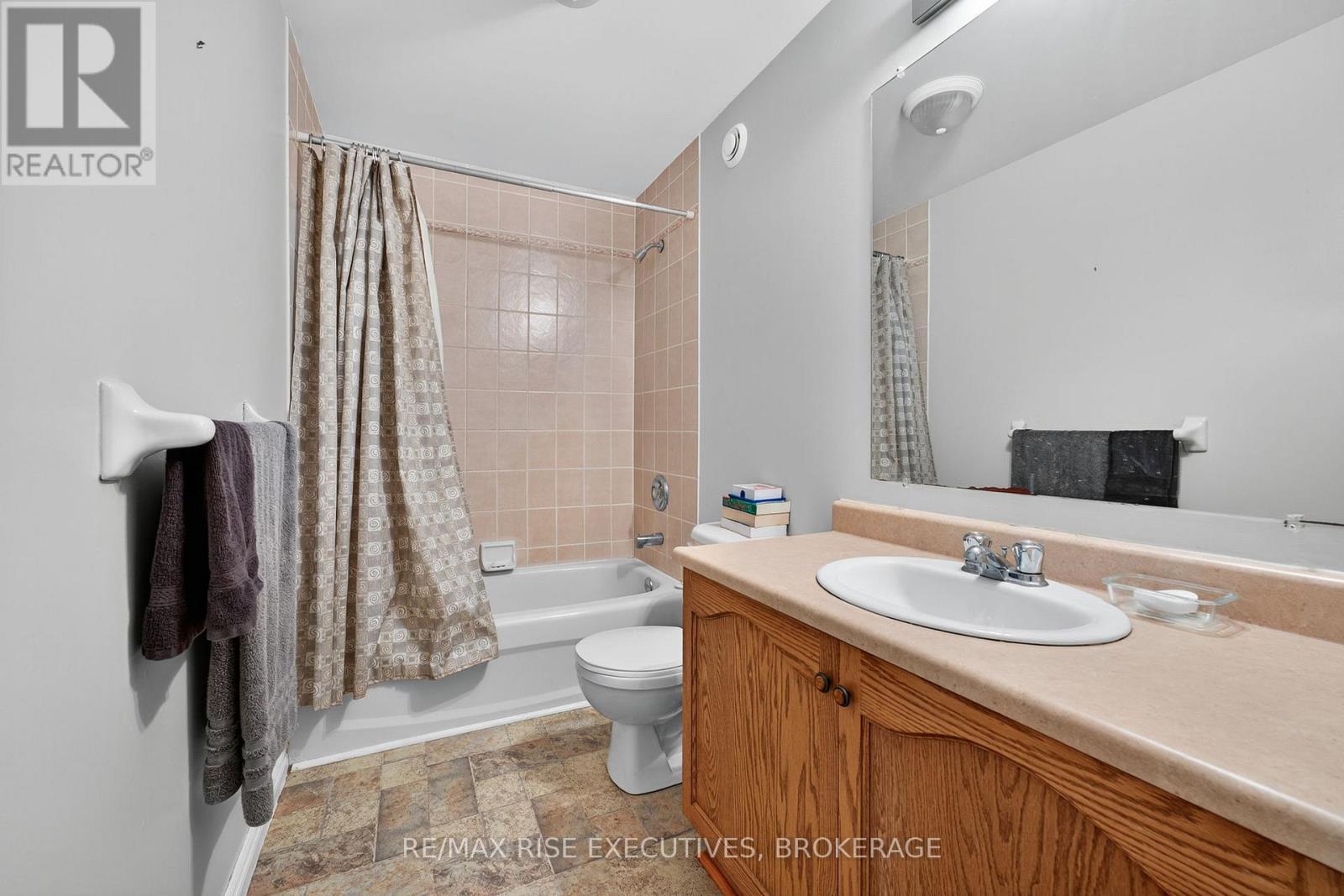 543 James Wilson Road, South Frontenac (Frontenac South), ON - Indoor Photo Showing Bathroom
