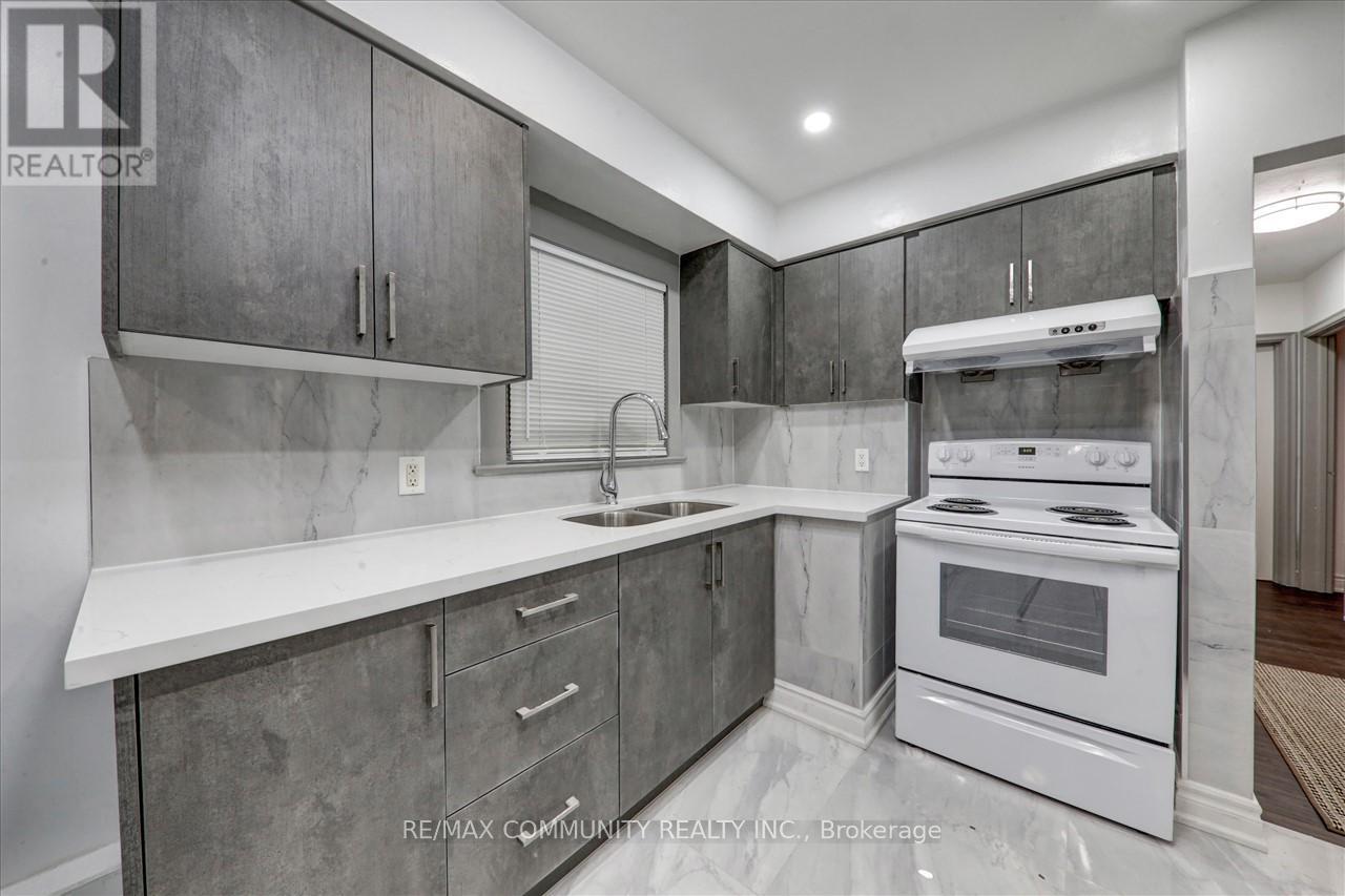 Main - 58 Gully Drive, Toronto, ON - Indoor Photo Showing Kitchen With Double Sink