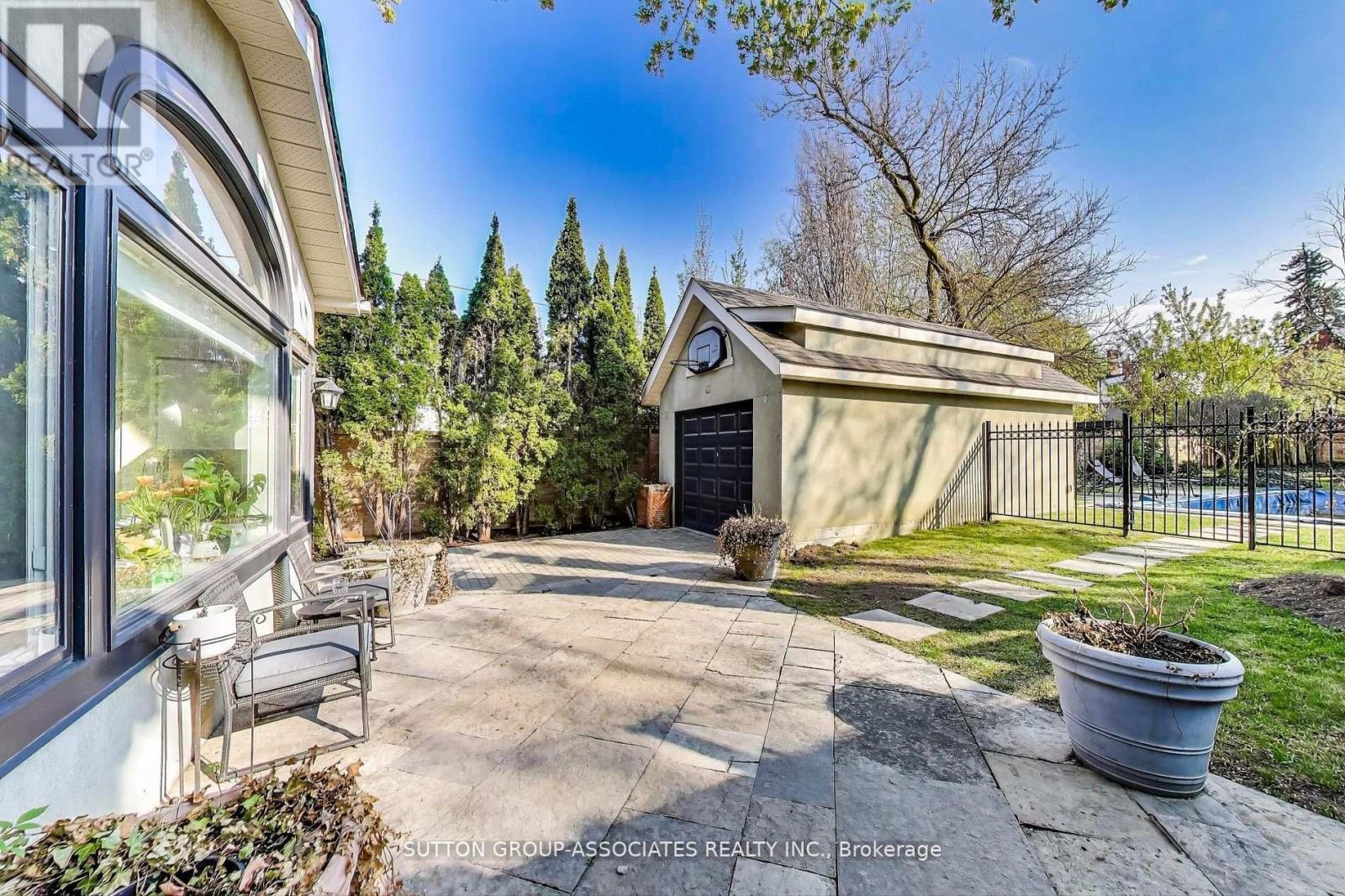 202 Forest Hill Road, Toronto, ON - Outdoor