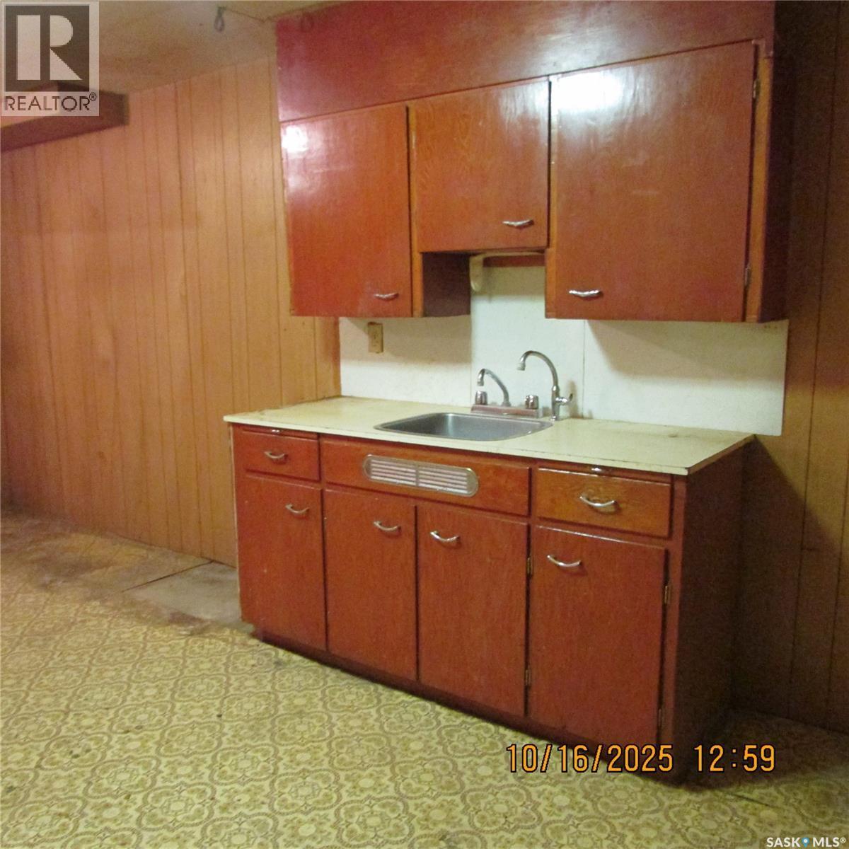 406 Chickney Avenue, Lemberg, SK - Indoor Photo Showing Kitchen