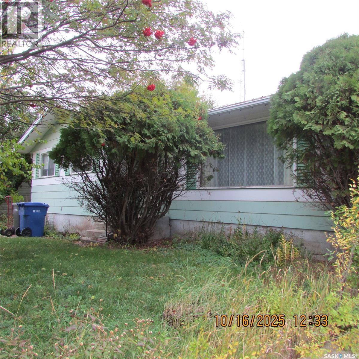 406 Chickney Avenue, Lemberg, SK - Outdoor