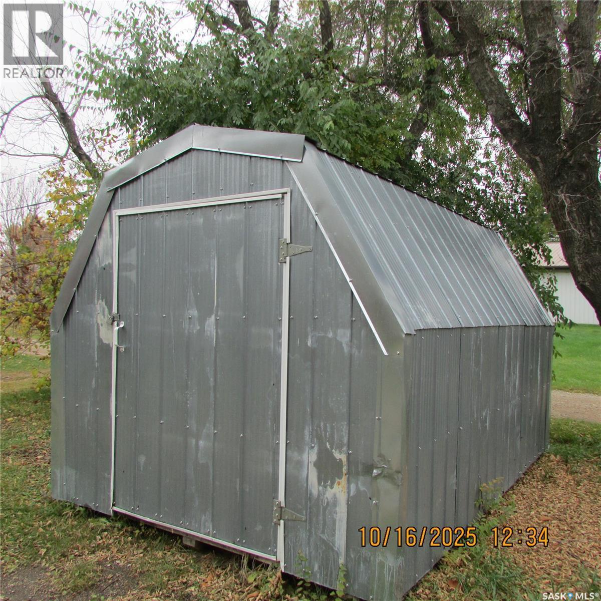 406 Chickney Avenue, Lemberg, SK - Outdoor