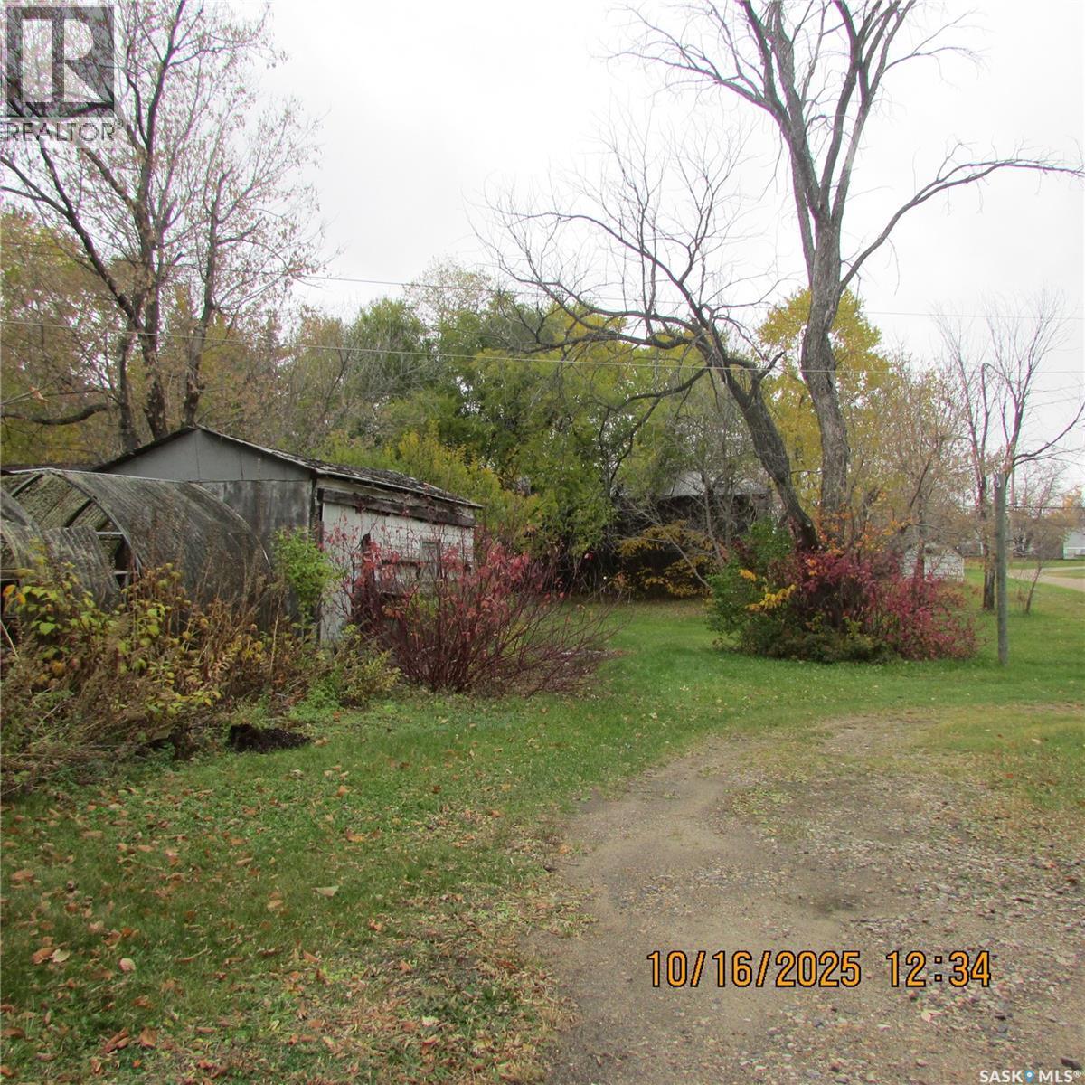 406 Chickney Avenue, Lemberg, SK - Outdoor