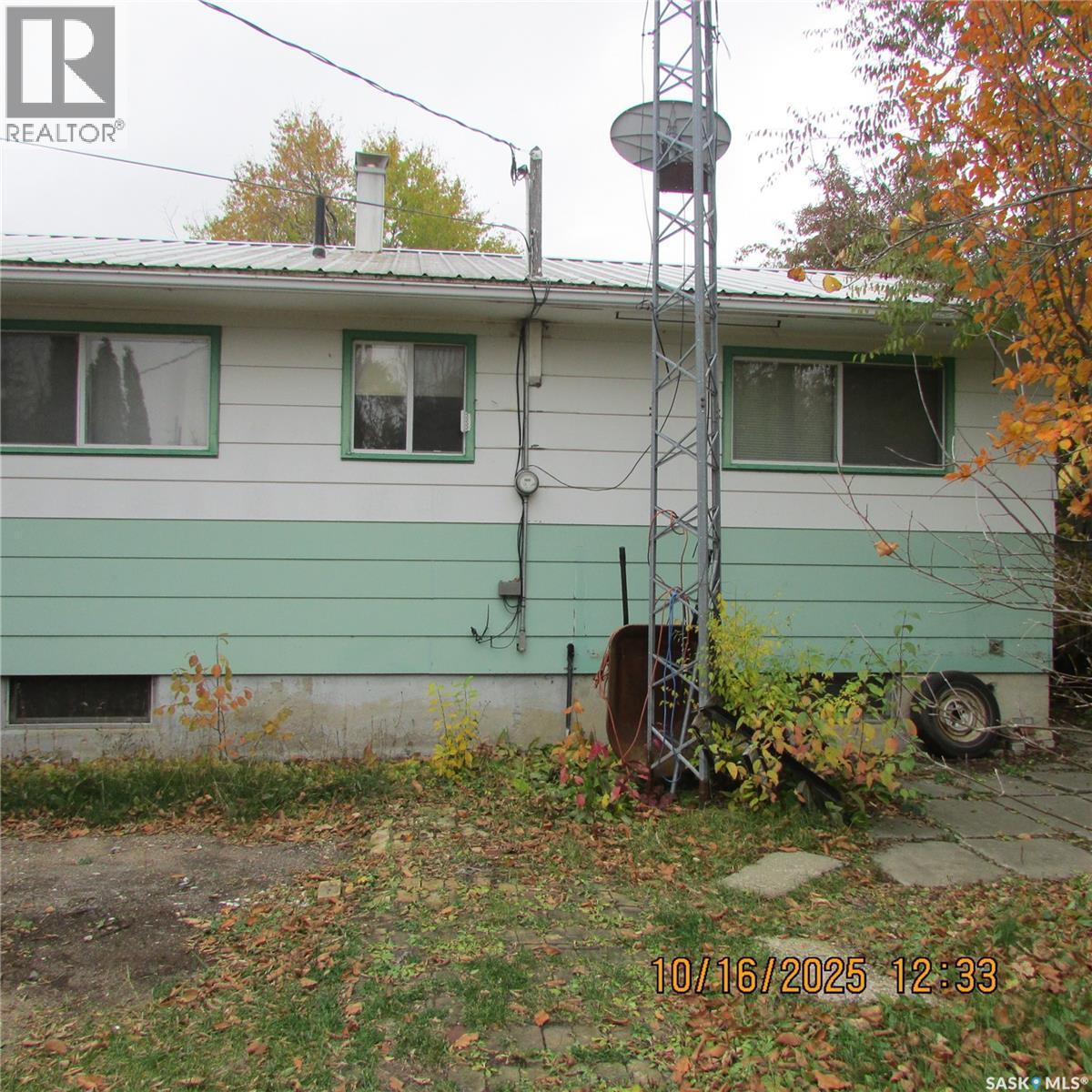 406 Chickney Avenue, Lemberg, SK - Outdoor