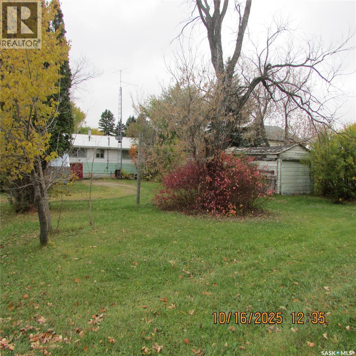 406 Chickney Avenue, Lemberg, SK - Outdoor