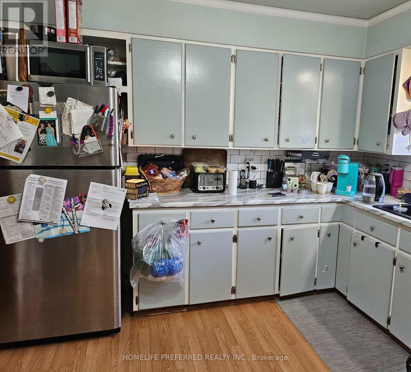 17B Beechwood Drive, Peterborough (Monaghan Ward 2), ON - Indoor Photo Showing Kitchen