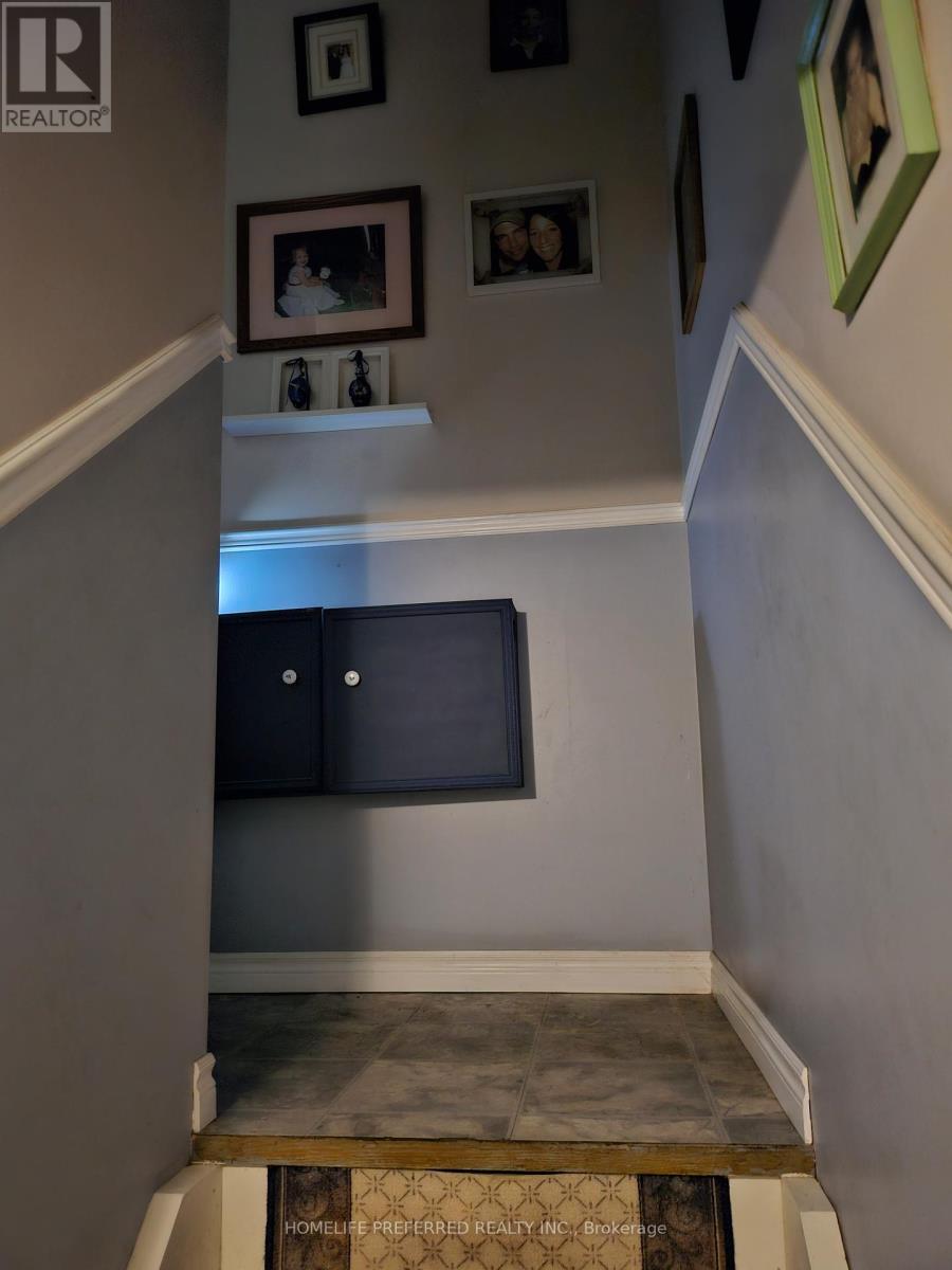 17B Beechwood Drive, Peterborough (Monaghan Ward 2), ON - Indoor Photo Showing Other Room