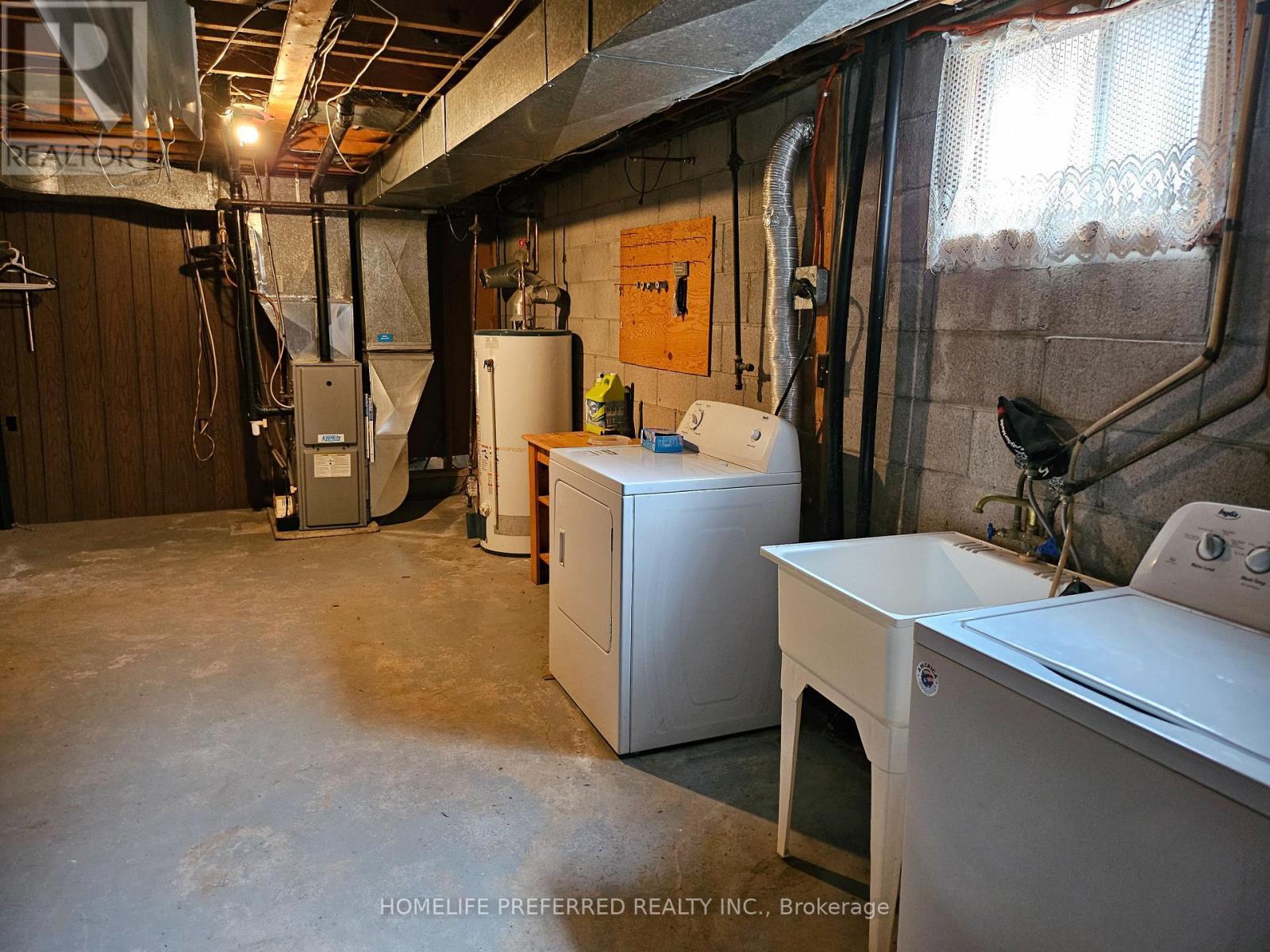 17B Beechwood Drive, Peterborough (Monaghan Ward 2), ON - Indoor Photo Showing Laundry Room