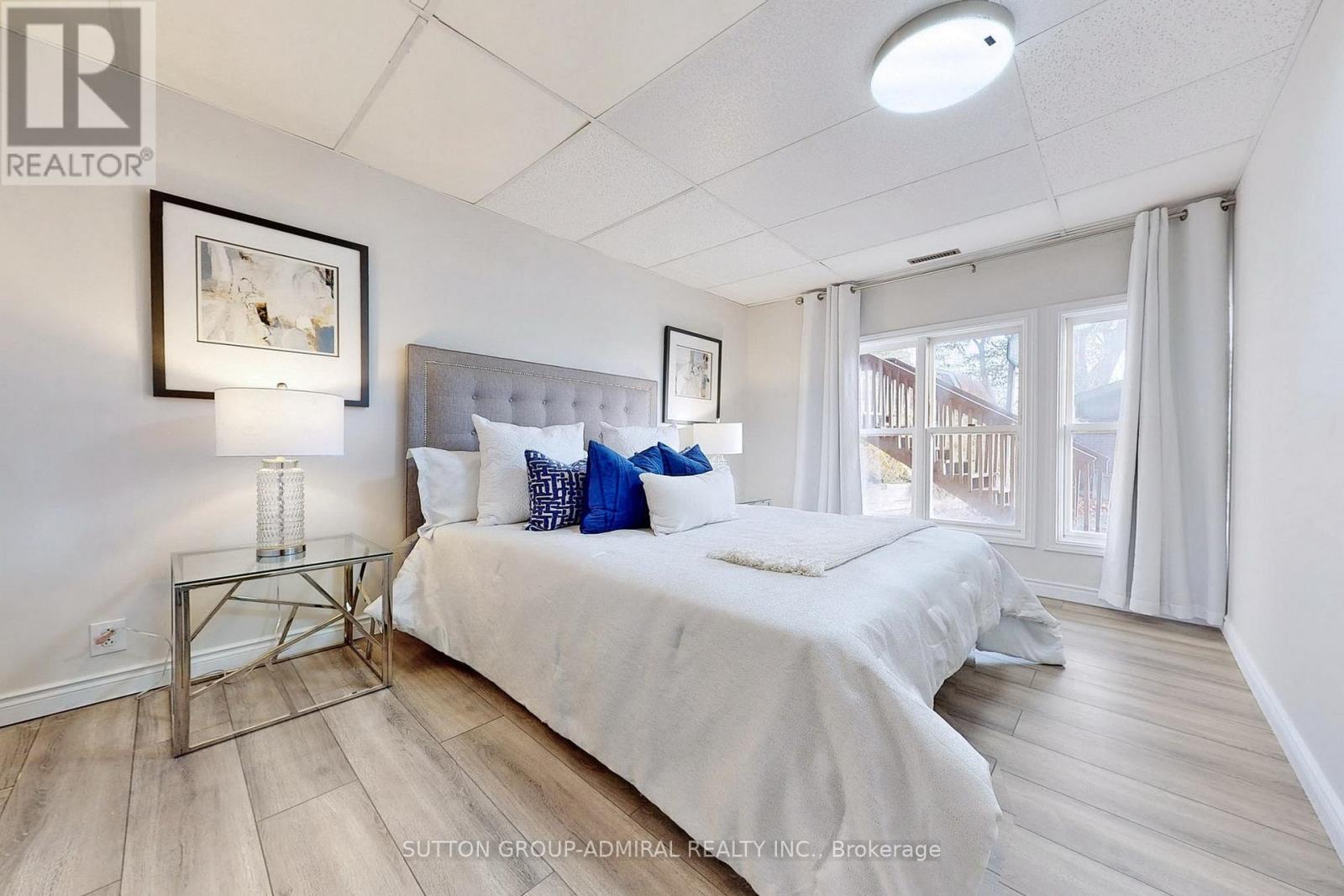 Main - 2238 4Th Line, Innisfil, ON - Indoor Photo Showing Bedroom