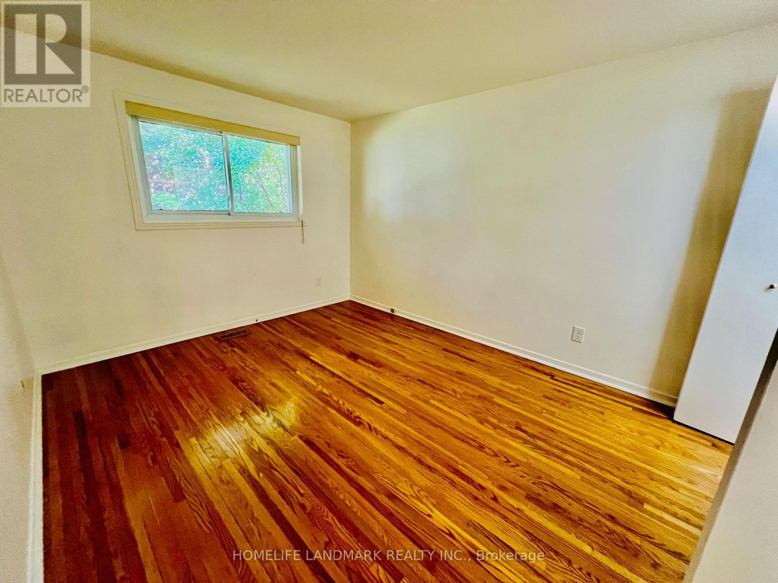 74 Devins Drive, Aurora, ON - Indoor Photo Showing Other Room