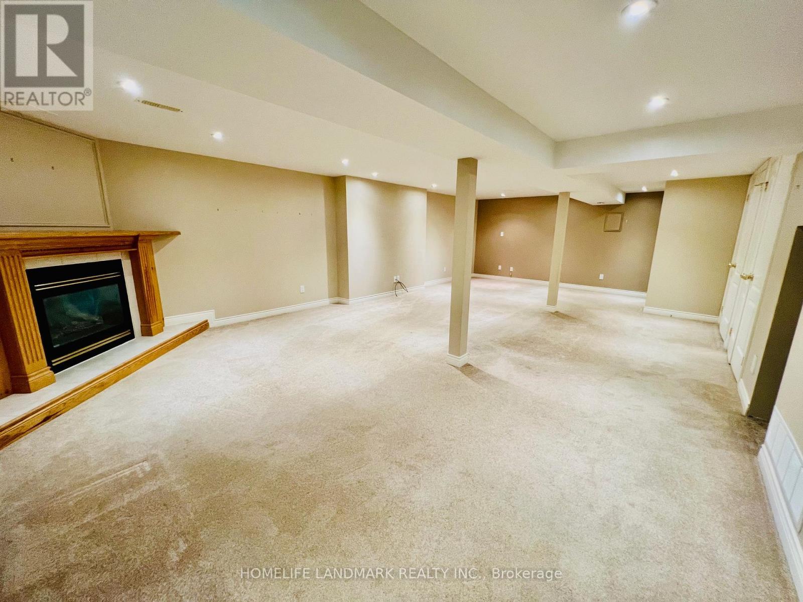 74 Devins Drive, Aurora, ON - Indoor With Fireplace