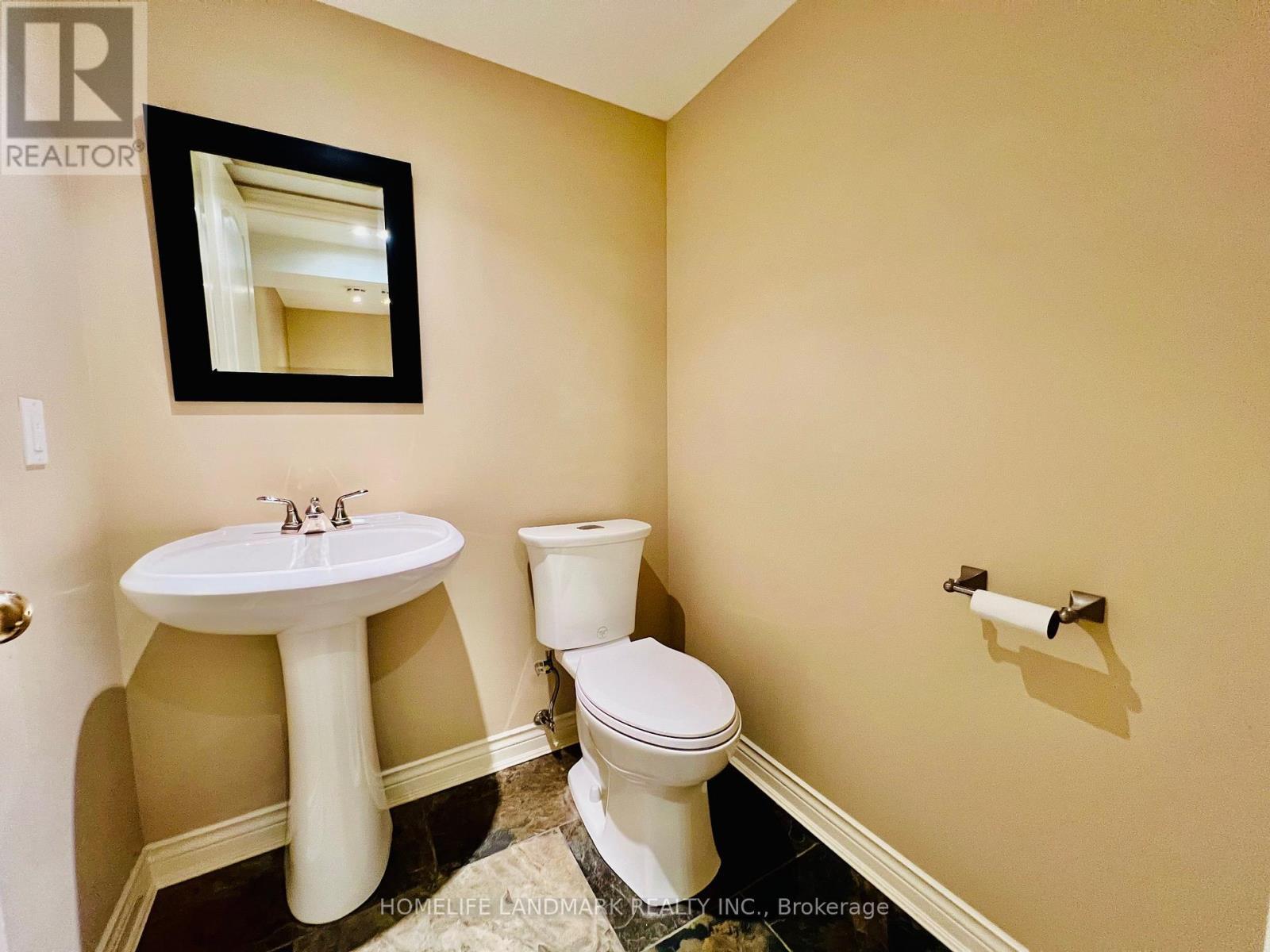 74 Devins Drive, Aurora, ON - Indoor Photo Showing Bathroom