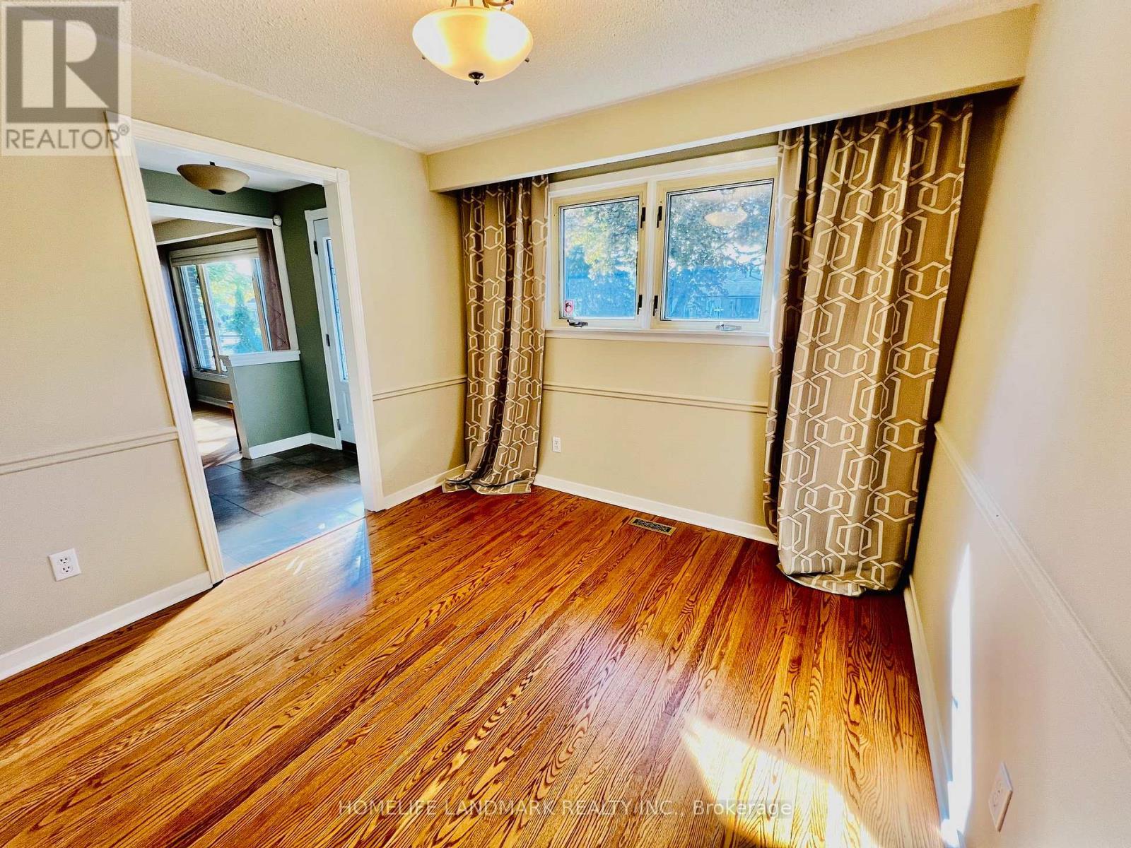 74 Devins Drive, Aurora, ON - Indoor Photo Showing Other Room