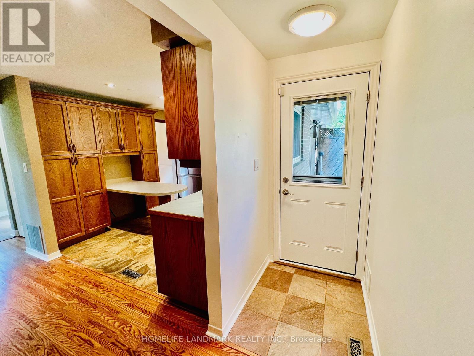 74 Devins Drive, Aurora, ON - Indoor Photo Showing Other Room