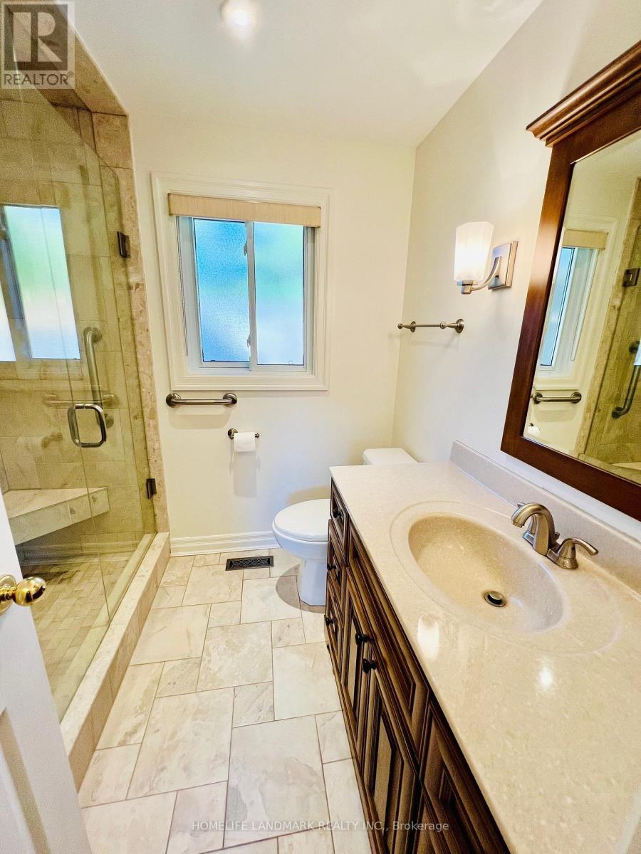 74 Devins Drive, Aurora, ON - Indoor Photo Showing Bathroom