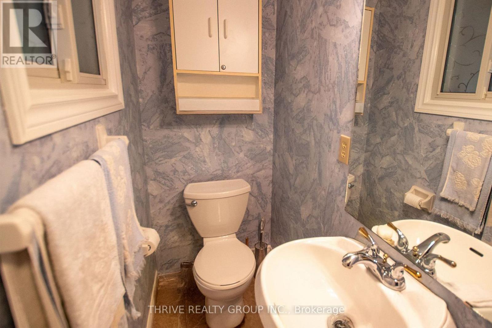 31 Danielle Crescent, London East (East P), ON - Indoor Photo Showing Bathroom