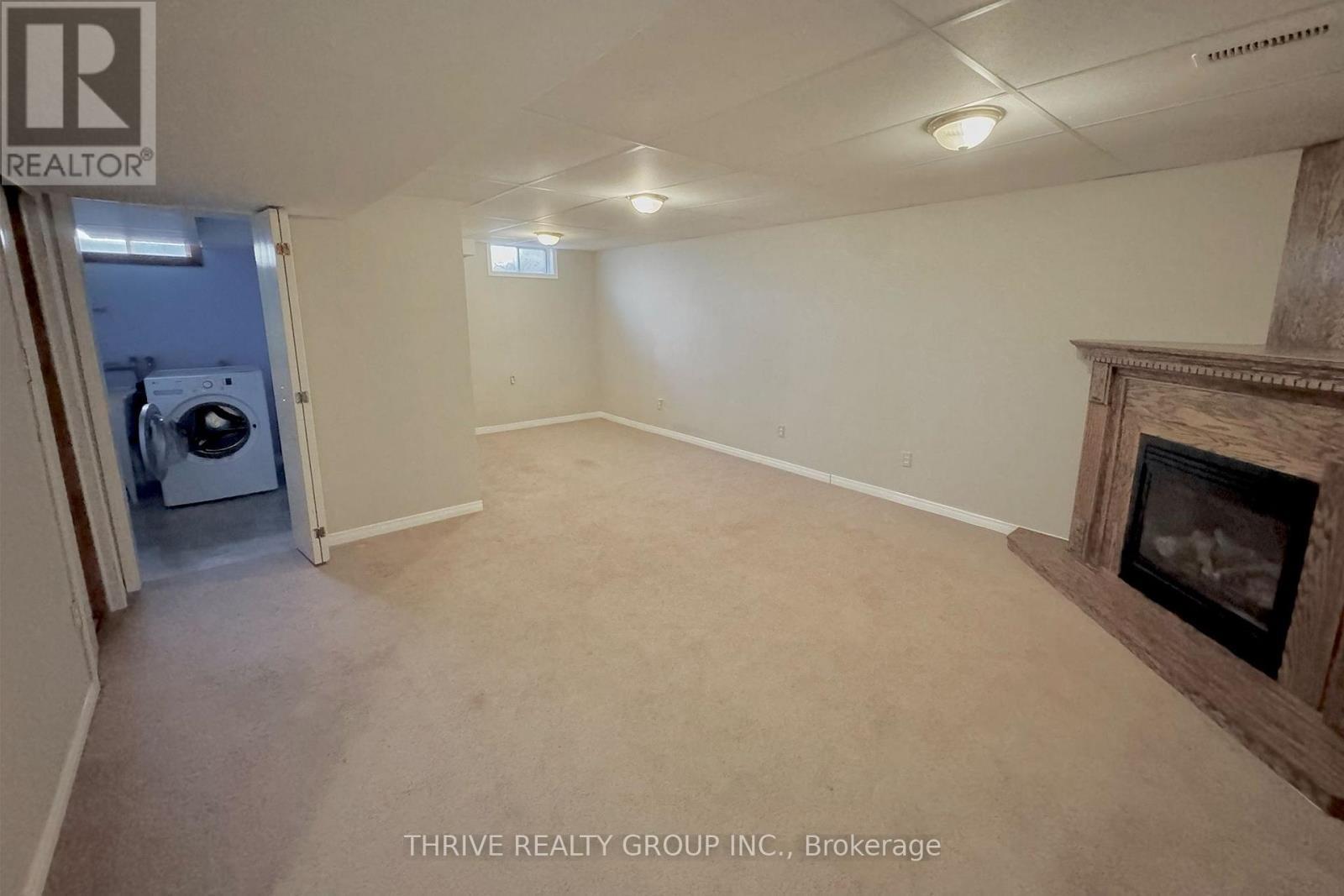 31 Danielle Crescent, London East (East P), ON - Indoor With Fireplace