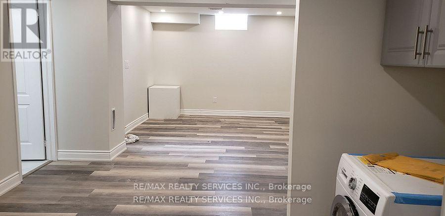 34 Interlacken Drive, Brampton, ON - Indoor Photo Showing Laundry Room