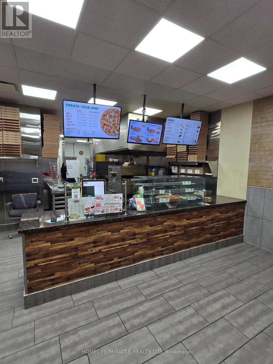 715 Wellington St W, Guelph, ON