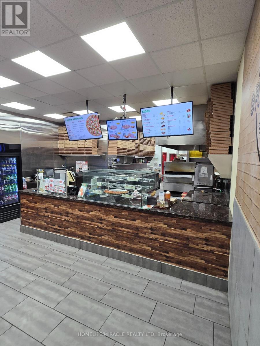 715 Wellington St W, Guelph, ON