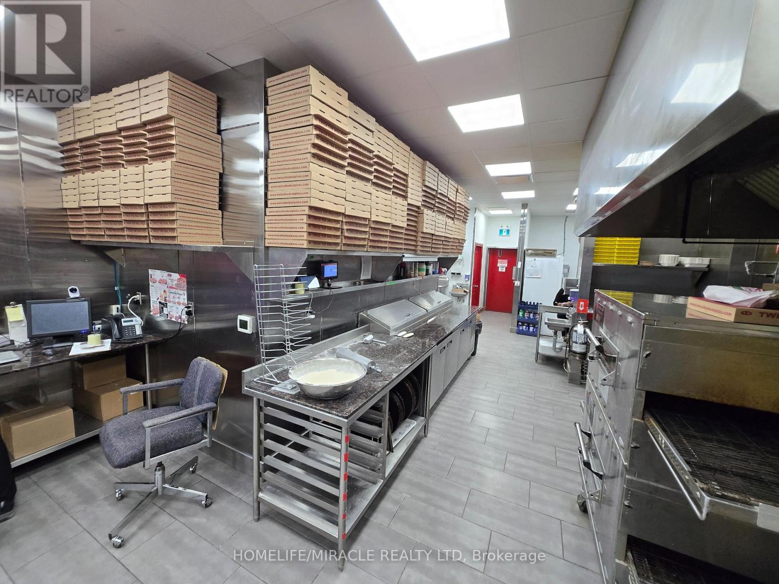 715 Wellington St W, Guelph, ON