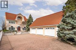 10960 RIVERSIDE DRIVE East Windsor, ON N8P 1A4