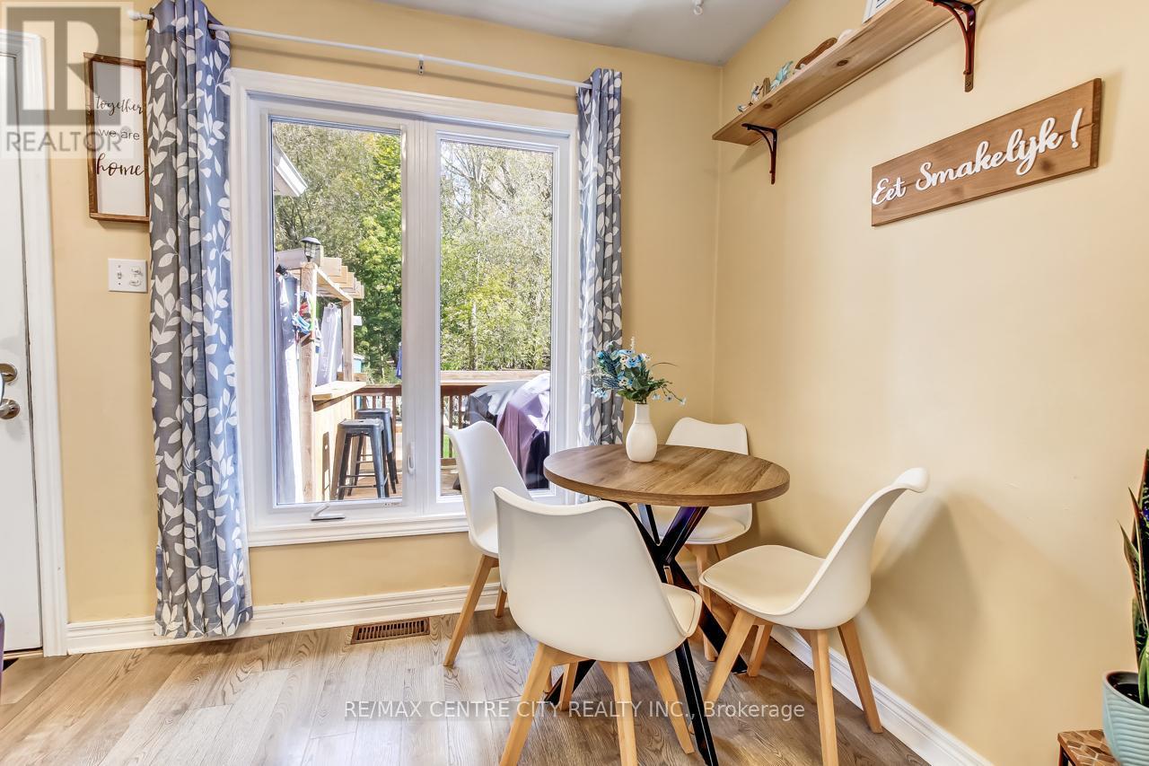 A - 263 Frances Street, Central Elgin (Port Stanley), ON - Indoor Photo Showing Dining Room